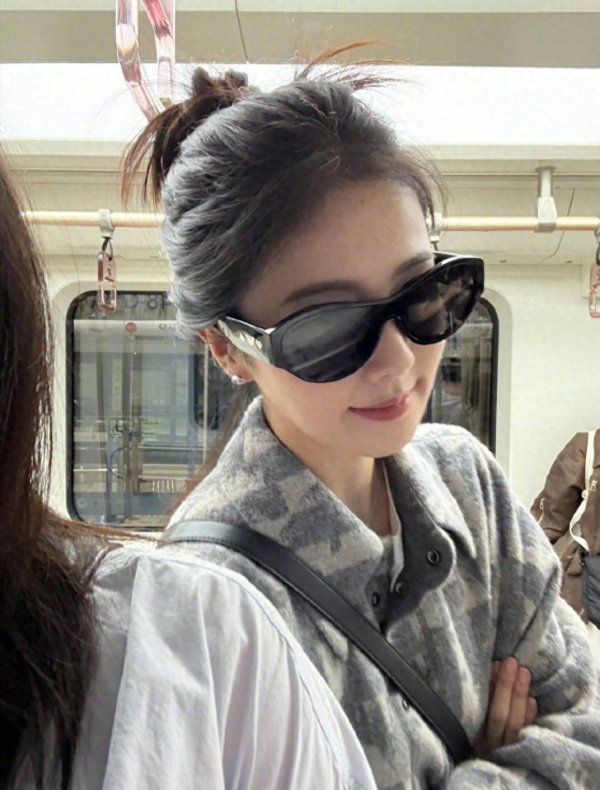 开yun体育网玄机地修饰了白鹿的脸型-Kaiyun网页版·(